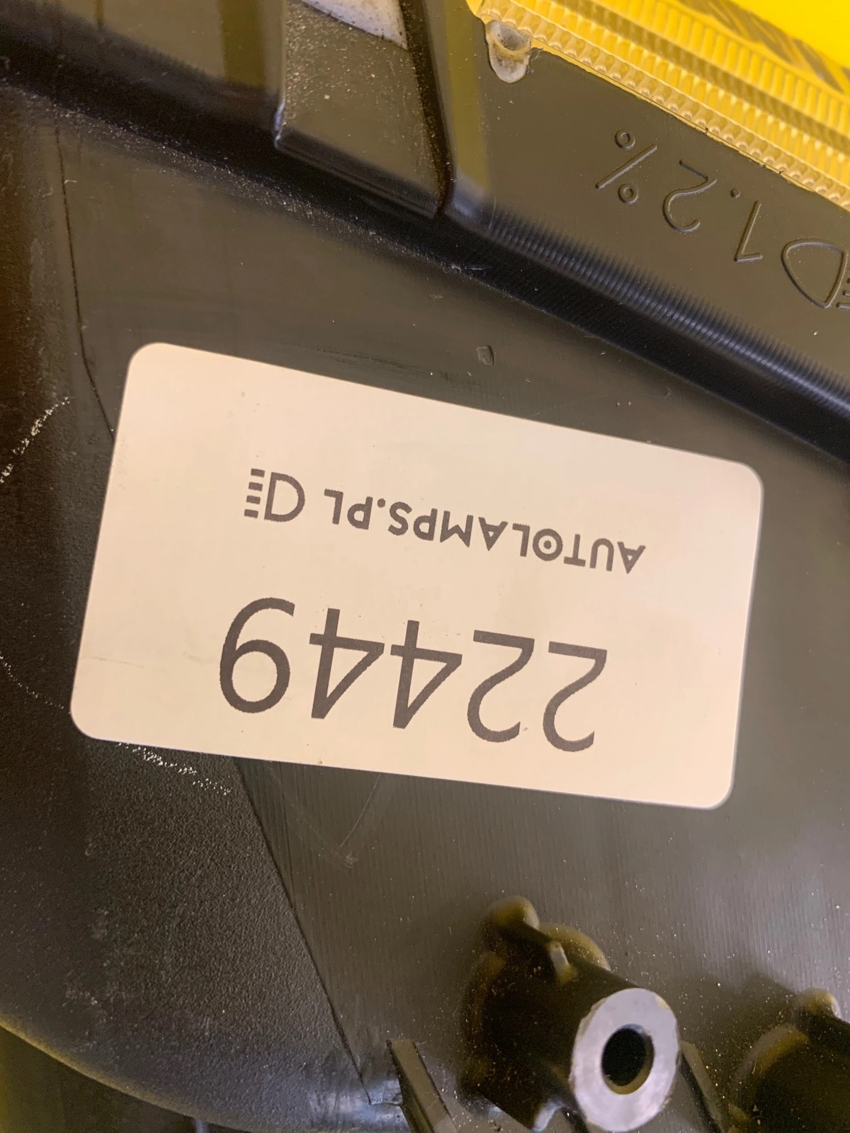 Reflektor Lampa Prawa Mitsubishi ASX 2010-2012 Xenon Czarna Autolamps 2 Reflektor Lampa Prawa Mitsubishi ASX 2010-2012 Xenon Czarna