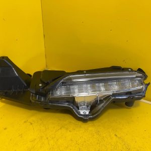 Reflektor Lampa Prawa Halogen Kierunkowskaz Toyota Yaris Cross