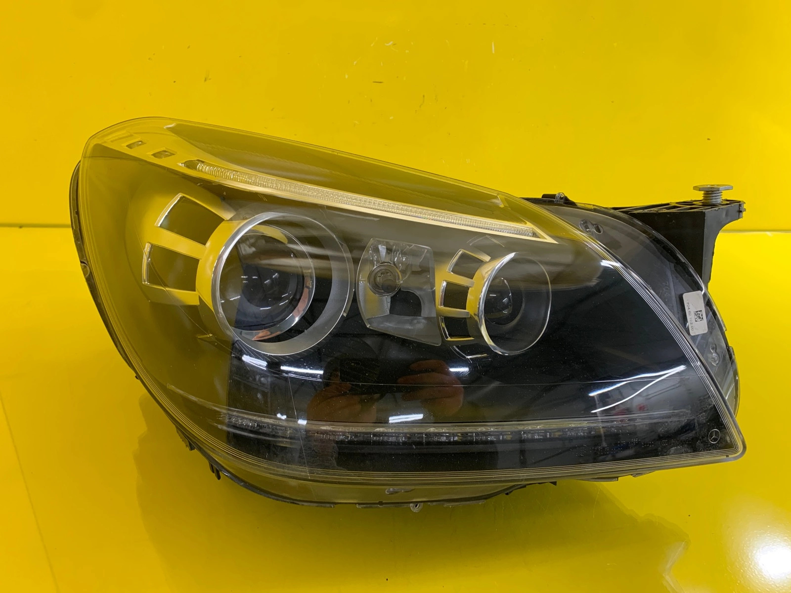 Reflektor Mercedes SLK AMG W172 Lampa Przód Prawa Bi-Xenon A1728207361 Autolamps Reflektor Mercedes SLK AMG W172 Lampa Przód Prawa Bi-Xenon A1728207361