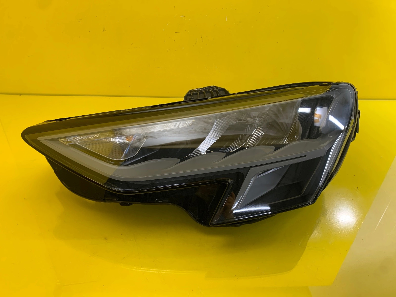 Reflektor Lampa Lewa Przednia Audi A3 8Y Full Led 8Y0941011 Autolamps Reflektor Lampa Lewa Przednia Audi A3 8Y Full Led 8Y0941011