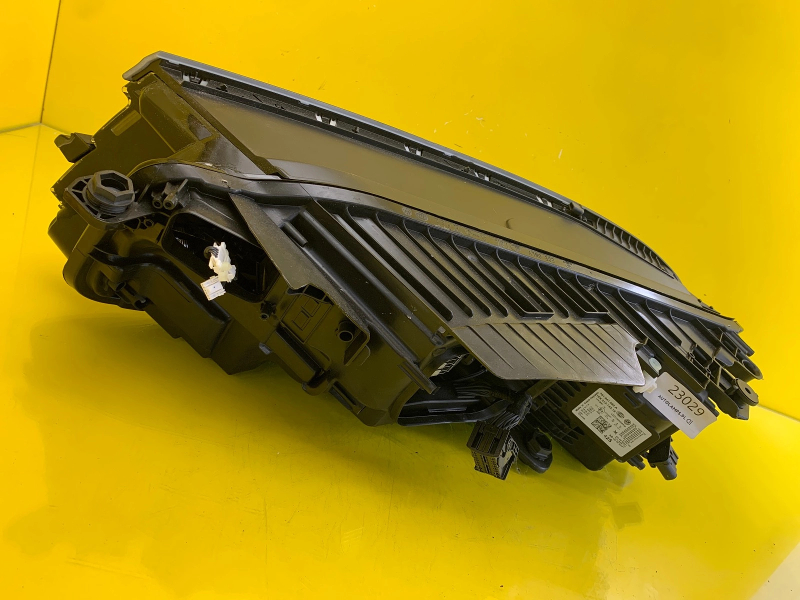 Reflektor Lampa Prawa VW Touareg 761 R-Line Lampa Prawa Przednia Full Led Matrix 761941081A Autolamps 3 Reflektor Lampa Prawa VW Touareg 761 R-Line Lampa Prawa Przednia Full Led Matrix 761941081A