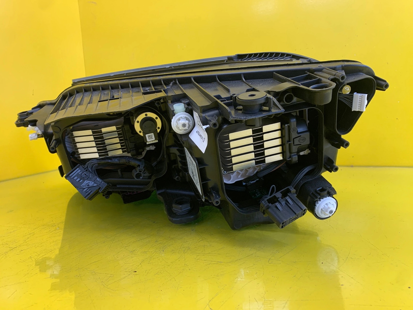 Reflektor Lampa Prawa VW Touareg 761 R-Line Lampa Prawa Przednia Full Led Matrix 761941081A Autolamps 4 Reflektor Lampa Prawa VW Touareg 761 R-Line Lampa Prawa Przednia Full Led Matrix 761941081A