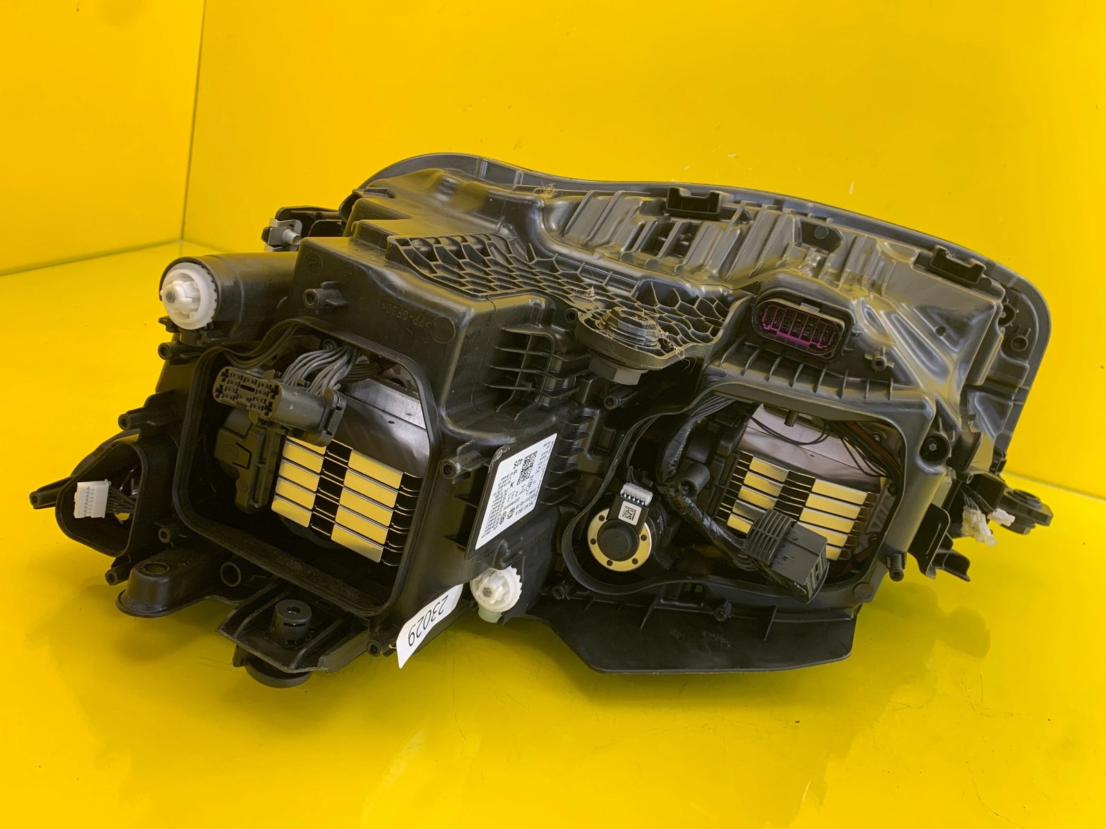 Reflektor Lampa Prawa VW Touareg 761 R-Line Lampa Prawa Przednia Full Led Matrix 761941081A Autolamps 6 Reflektor Lampa Prawa VW Touareg 761 R-Line Lampa Prawa Przednia Full Led Matrix 761941081A