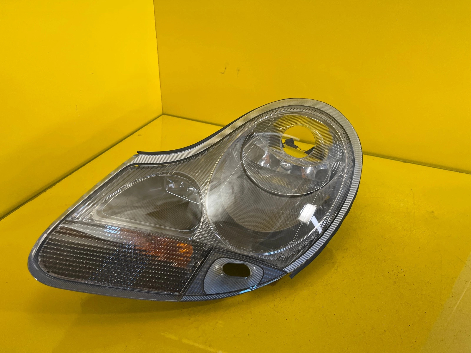 Reflektor Lampa Lewa Porsche Carrera 911 XENON 99663105701 Autolamps Reflektor Lampa Lewa Porsche Carrera 911 XENON 99663105701