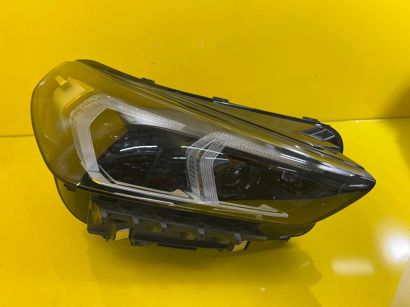 Reflektor Lampa Prawa BMW X1 U11 22- Full Led 5A5BD48-02 Autolamps Reflektor Lampa Prawa BMW X1 U11 22- Full Led 5A5BD48-02