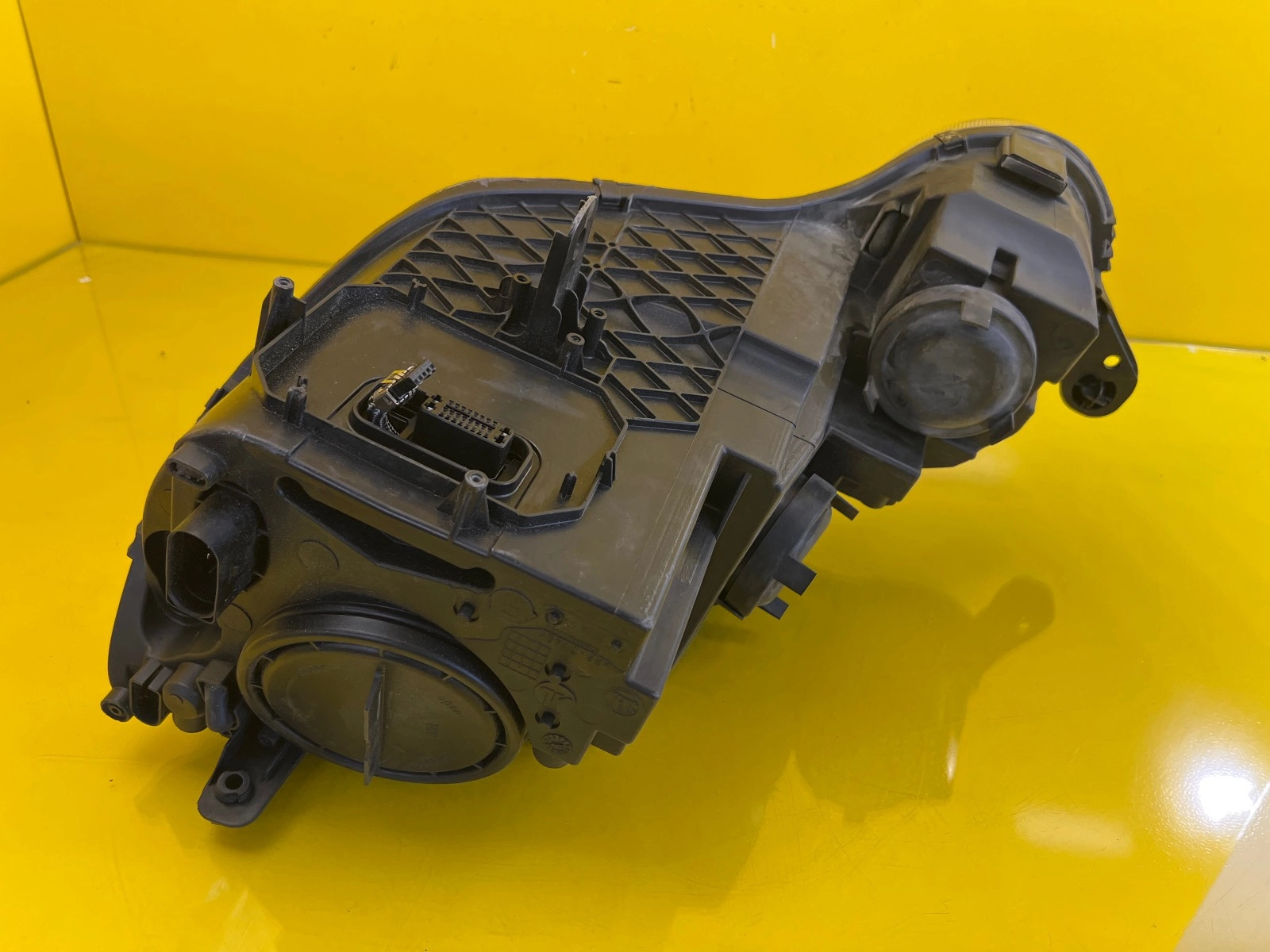 Reflektor Lampa Prawa Przednia Skoda Yeti 5L Xenon 5L1941016B Autolamps 5 Reflektor Lampa Prawa Przednia Skoda Yeti 5L Xenon 5L1941016B