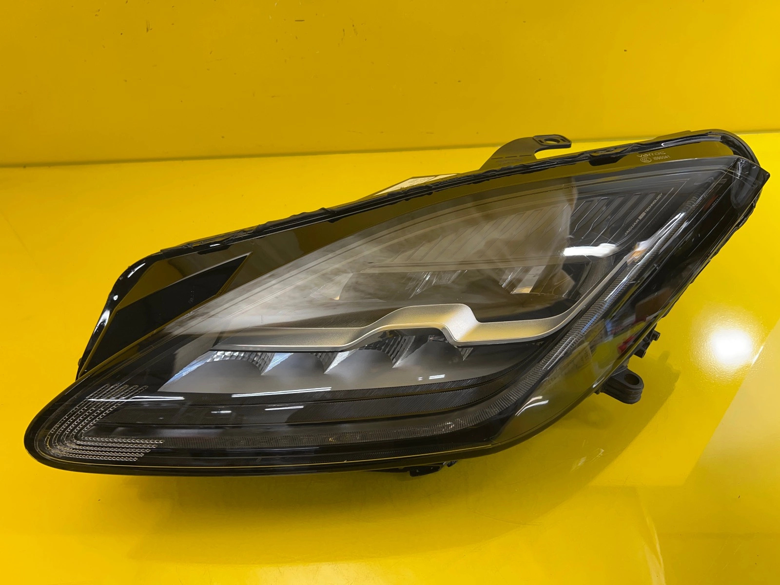 Reflektor Lampa Lewa Jaguar E-Pace Full Led J9C3-13W030-EC Autolamps Reflektor Lampa Lewa Jaguar E-Pace Full Led J9C3-13W030-EC