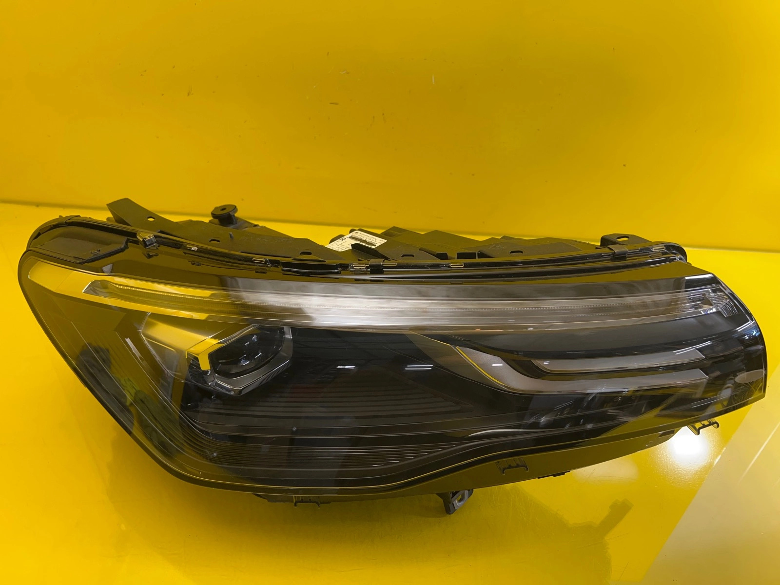 Reflektor Lampa Prawa Przednia VW Tiguan III 3 571 Full Led 2024- 571941006B Autolamps Reflektor Lampa Prawa Przednia VW Tiguan III 3 571 Full Led 2024- 571941006B