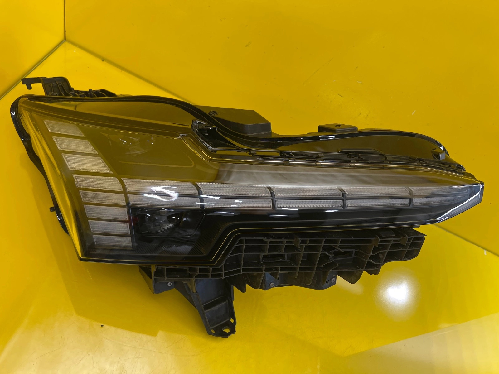 Reflektor Lampa Prawa Przednia Volvo EX30 Full Led 80000628 Autolamps Reflektor Lampa Prawa Przednia Volvo EX30 Full Led 80000628