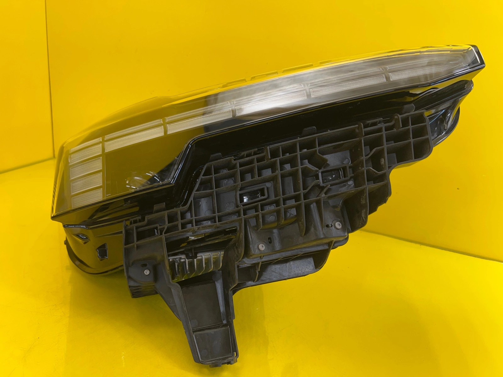 Reflektor Lampa Prawa Przednia Volvo EX30 Full Led 80000628 Autolamps 7 Reflektor Lampa Prawa Przednia Volvo EX30 Full Led 80000628