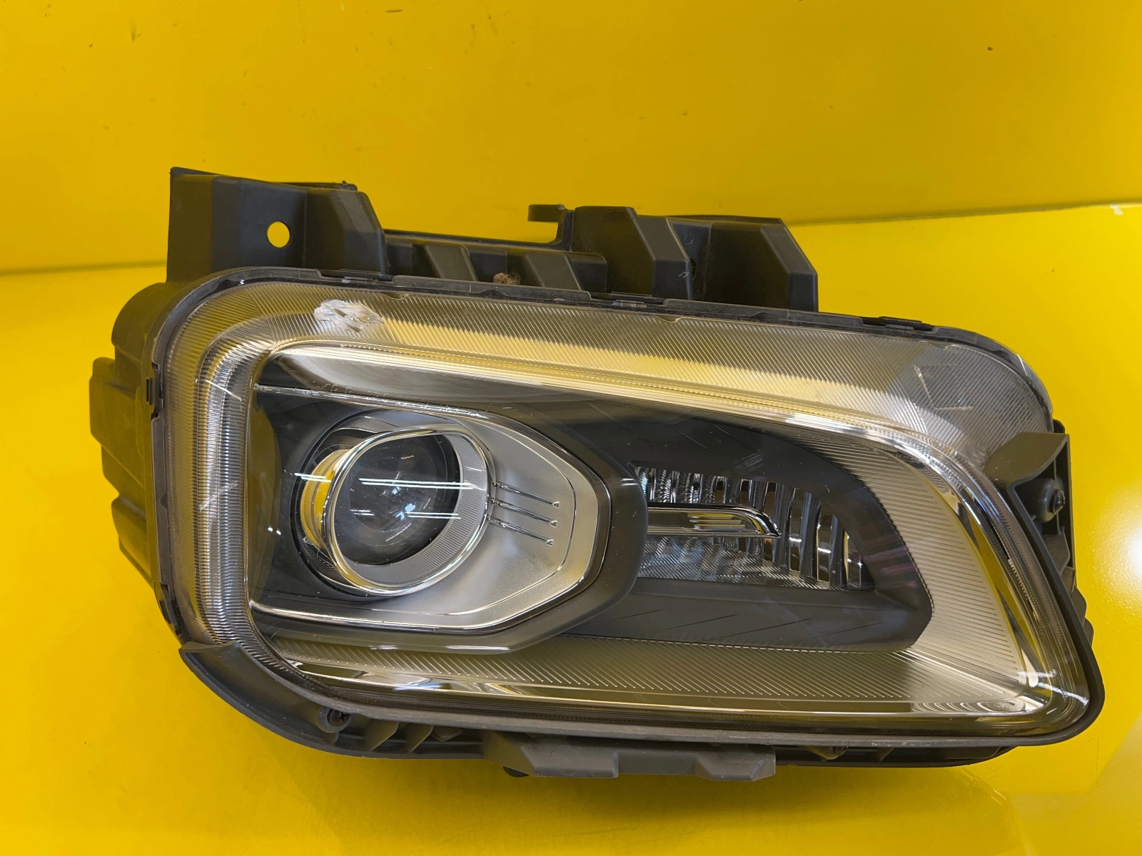 Reflektor Lampa Prawa Hyundai Kona 17-20 Dół Full Led EU Autolamps Reflektor Lampa Prawa Hyundai Kona 17-20 Dół Full Led EU