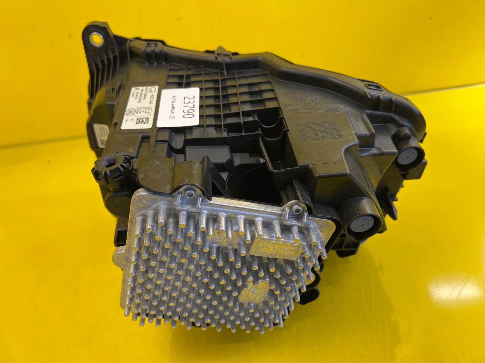 Reflektor Lampa Prawa Przednia Land Rover Defender 2 LED 20- Autolamps 4 Reflektor Lampa Prawa Przednia Land Rover Defender 2 LED 20-