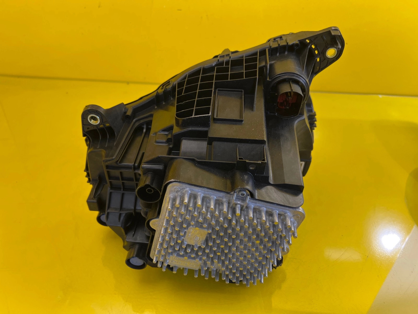 Reflektor Lampa Prawa Przednia Land Rover Defender 2 LED 20- Autolamps 5 Reflektor Lampa Prawa Przednia Land Rover Defender 2 LED 20-