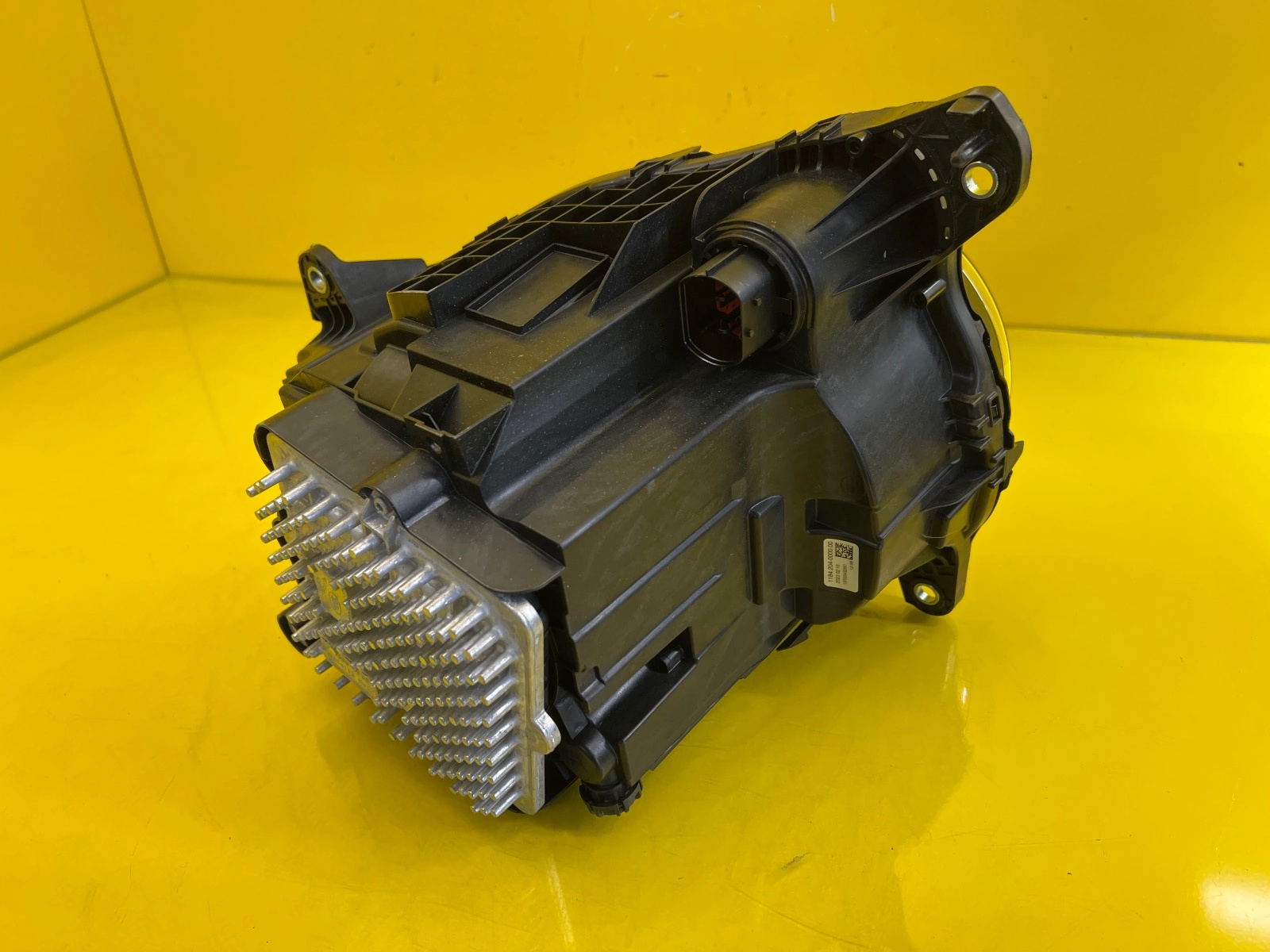 Reflektor Lampa Prawa Przednia Land Rover Defender 2 LED 20- Autolamps 6 Reflektor Lampa Prawa Przednia Land Rover Defender 2 LED 20-