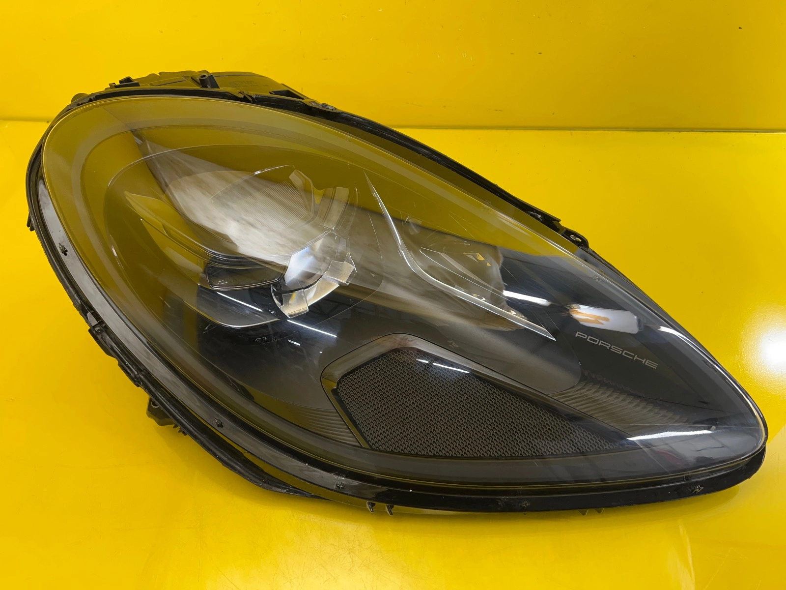 Reflektor Lampa Prawa Porsche Macan 95B Full Led EU 95B941010AH Autolamps Reflektor Lampa Prawa Porsche Macan 95B Full Led EU 95B941010AH