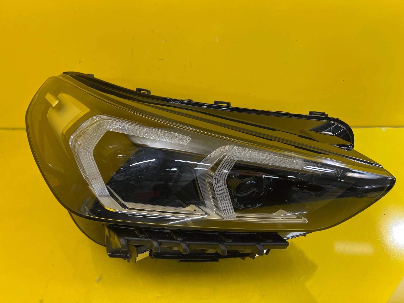 Reflektor Lampa Prawa BMW X1 U11 22- Full Led 5A9A228-01 Autolamps Reflektor Lampa Prawa BMW X1 U11 22- Full Led 5A9A228-01