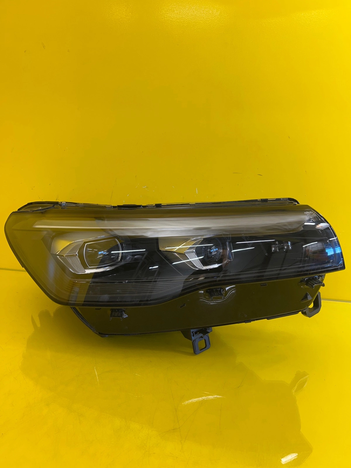 Reflektor Lampa Prawa Przednia VW Tiguan 3 III 571 Full Led 571941060G Autolamps Reflektor Lampa Prawa Przednia VW Tiguan 3 III 571 Full Led 571941060G