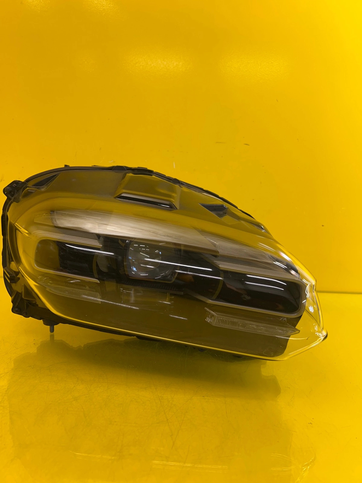 Reflektor Lampa Prawa Porsche Taycan 9J1 Full Led 9J1941032F Autolamps Reflektor Lampa Prawa Porsche Taycan 9J1 Full Led 9J1941032F