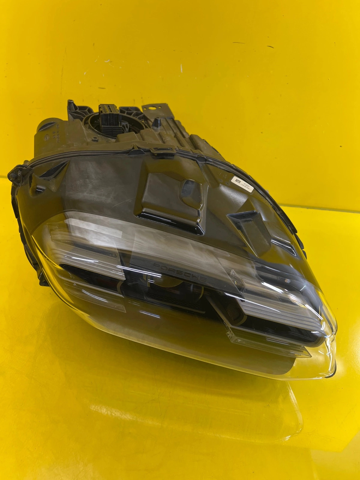 Reflektor Lampa Prawa Porsche Taycan 9J1 Full Led 9J1941032F Autolamps 2 Reflektor Lampa Prawa Porsche Taycan 9J1 Full Led 9J1941032F