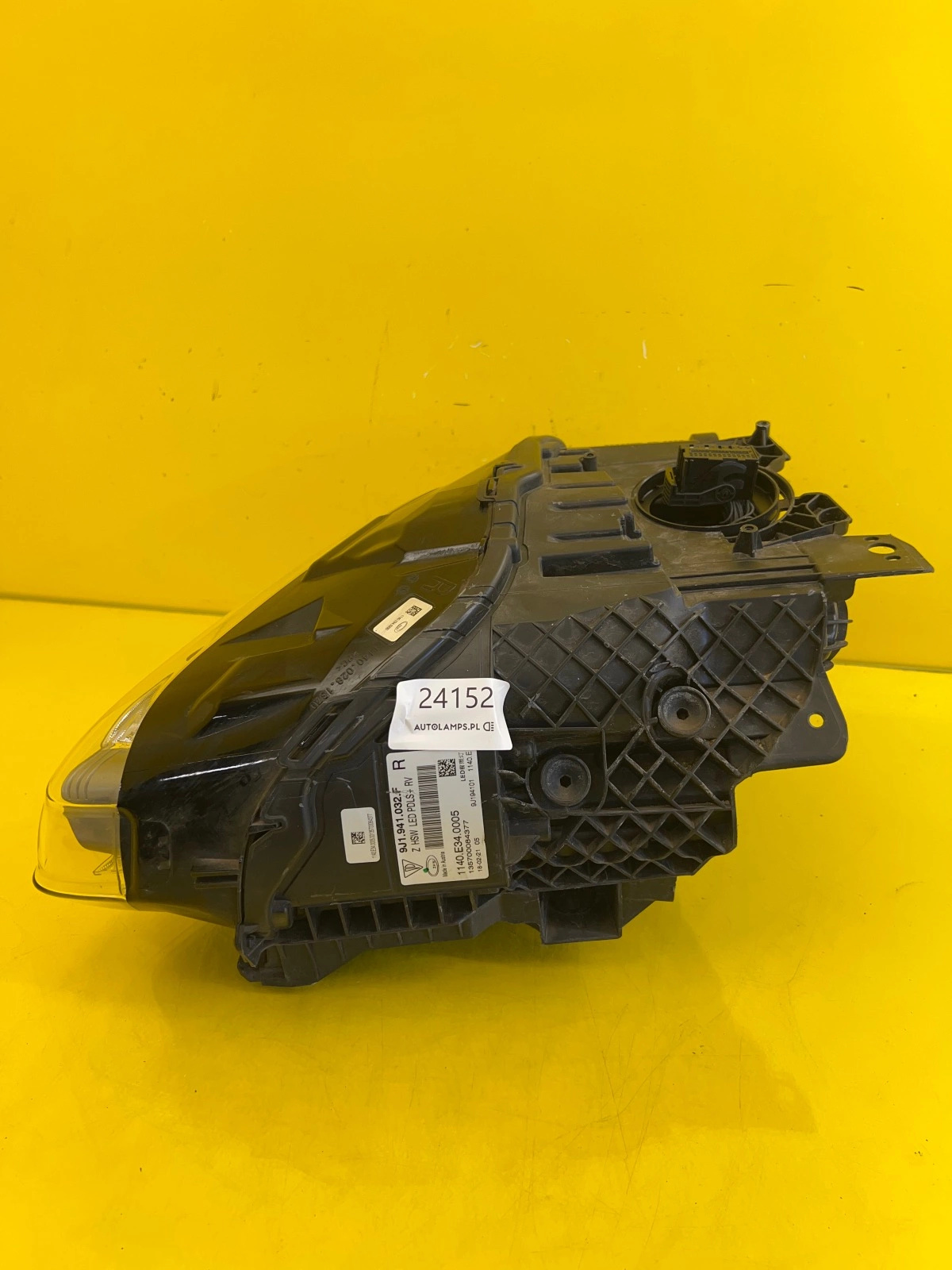 Reflektor Lampa Prawa Porsche Taycan 9J1 Full Led 9J1941032F Autolamps 4 Reflektor Lampa Prawa Porsche Taycan 9J1 Full Led 9J1941032F