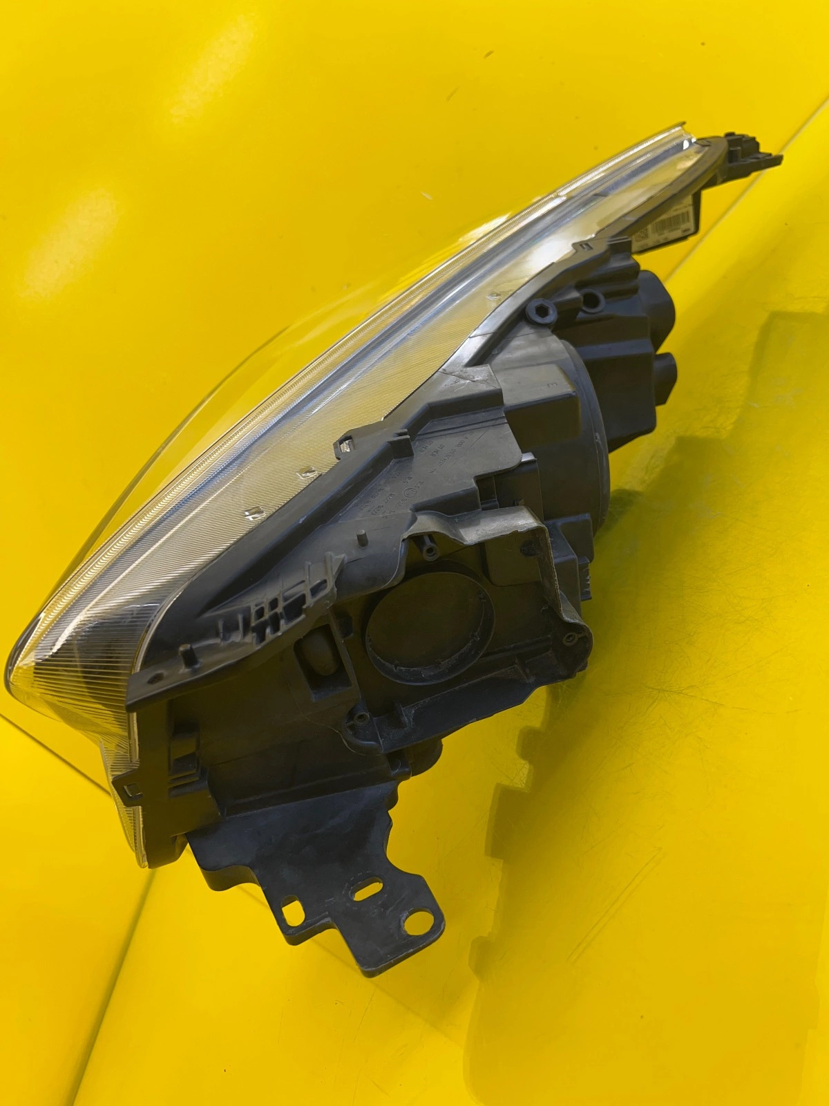 Reflektor Lampa Prawa Ford Kuga MK2 II Lift 16- GV41-13W029-AJ Autolamps 3 Reflektor Lampa Prawa Ford Kuga MK2 II Lift 16- GV41-13W029-AJ