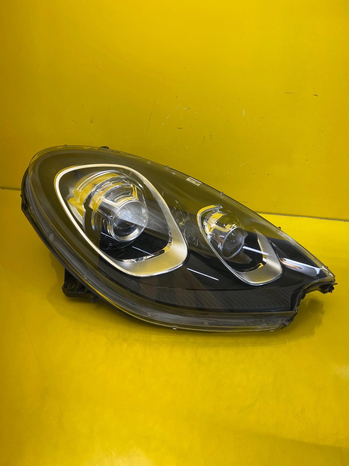 Reflektor Lampa Prawa Porsche Macan Xenon 95B941032AN Autolamps Reflektor Lampa Prawa Porsche Macan Xenon 95B941032AN