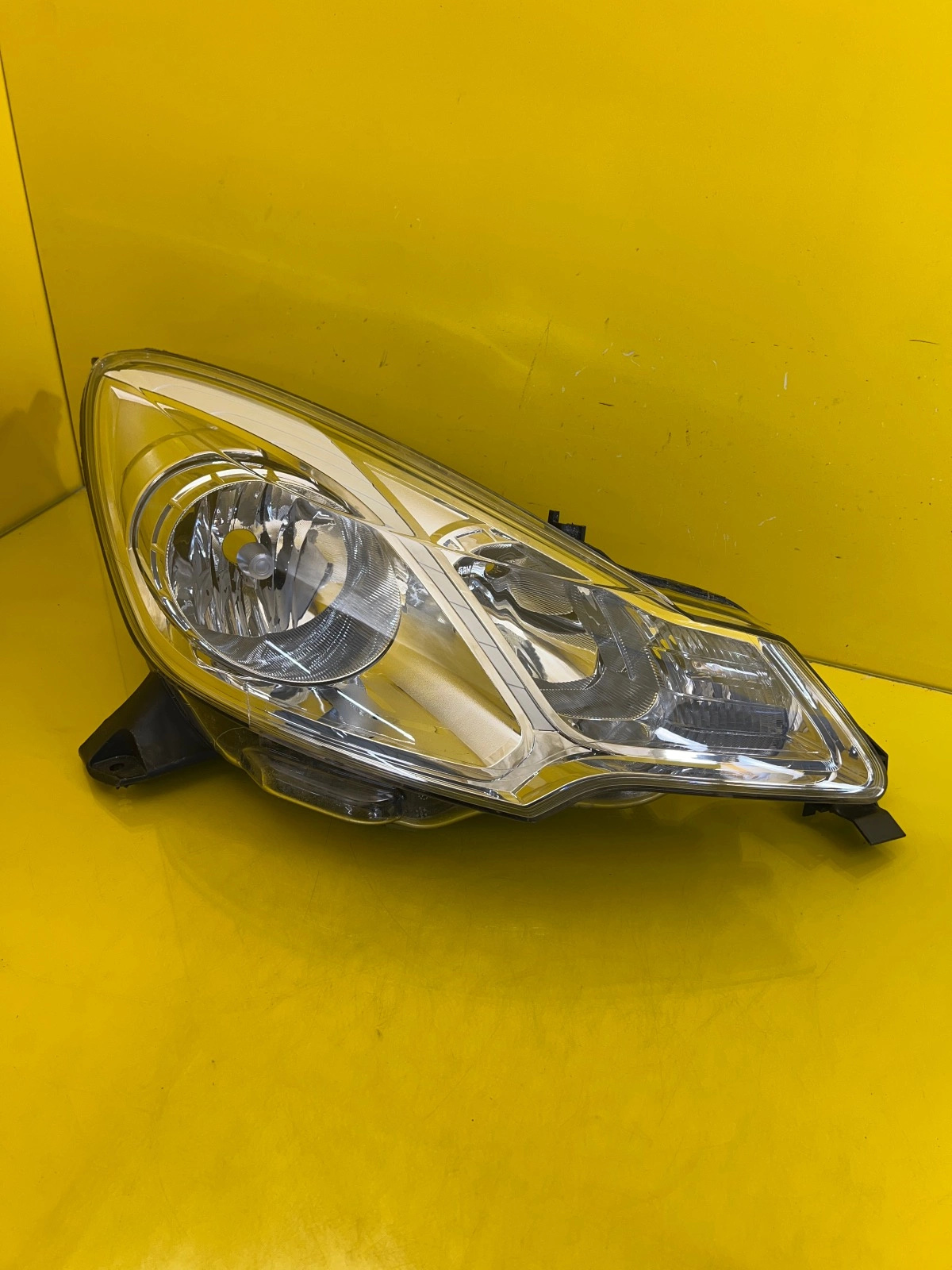 Reflektor Citroen C3 DS3 II 2 Lampa Prawa EU 9673814330-02 Zwykła Autolamps Reflektor Citroen C3 DS3 II 2 Lampa Prawa EU 9673814330-02 Zwykła