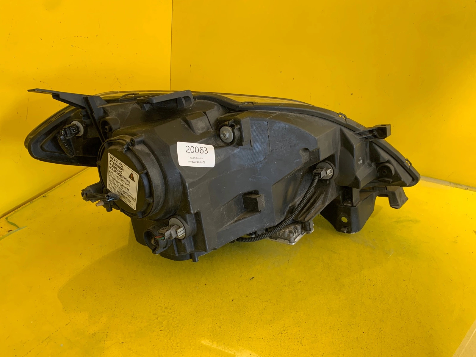 Reflektor LAMPA LEWA PRZEDNIA HONDA 09-12 FRV FR-V XENON 18810 Autolamps 2 Reflektor LAMPA LEWA PRZEDNIA HONDA 09-12 FRV FR-V XENON 18810