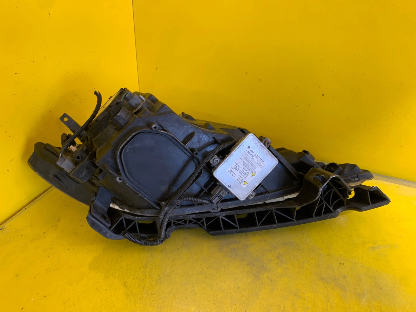 Reflektor LAMPA LEWA PRZEDNIA HONDA 09-12 FRV FR-V XENON 18810 Autolamps 3 Reflektor LAMPA LEWA PRZEDNIA HONDA 09-12 FRV FR-V XENON 18810