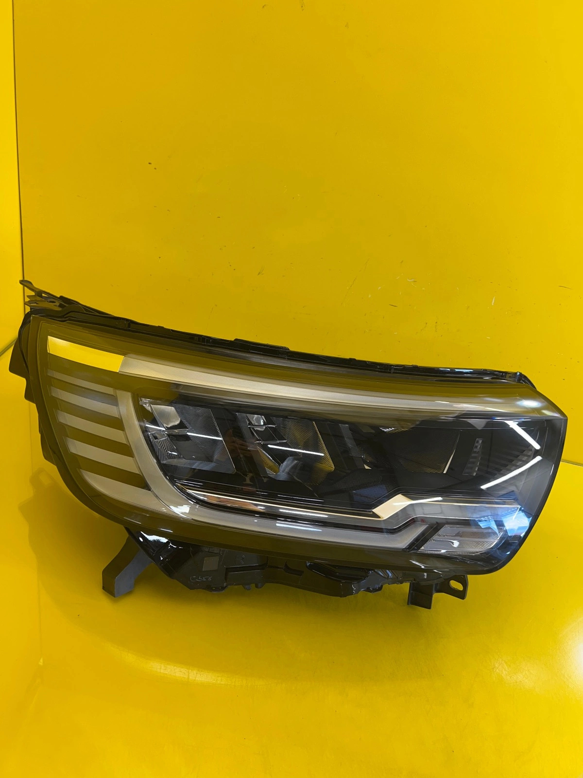 Reflektor Lampa Prawa Renault Kangoo IV 4 Full Led 260103264R Autolamps Reflektor Lampa Prawa Renault Kangoo IV 4 Full Led 260103264R