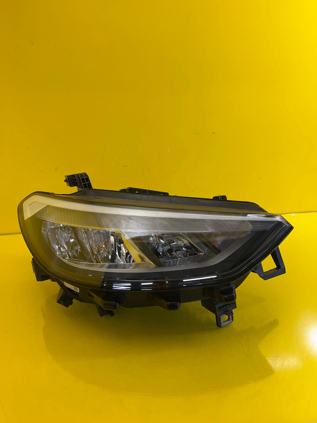 Reflektor Lampa Prawa VW ID3 ID.3 Full Led 10B941006A Autolamps Reflektor Lampa Prawa VW ID3 ID.3 Full Led 10B941006A