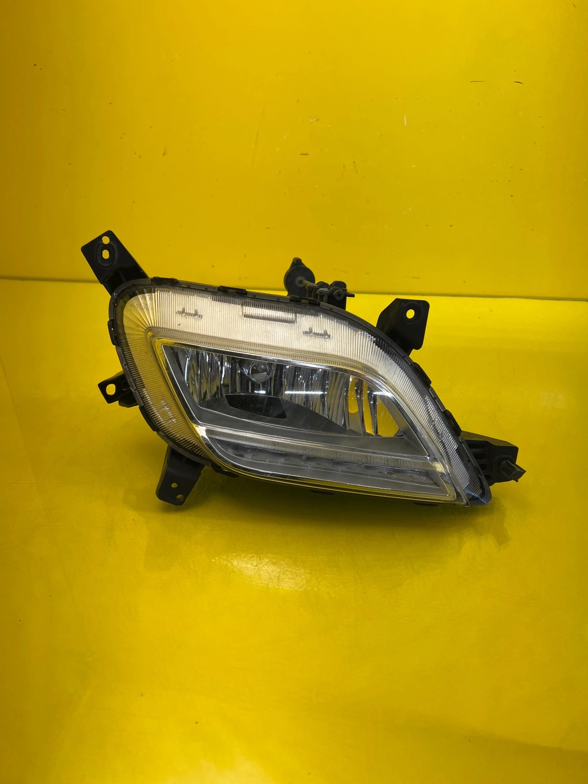 Reflektor Lampa Prawa Kia Niro Halogen Led DRL 92201-G5000 Autolamps Reflektor Lampa Prawa Kia Niro Halogen Led DRL 92201-G5000