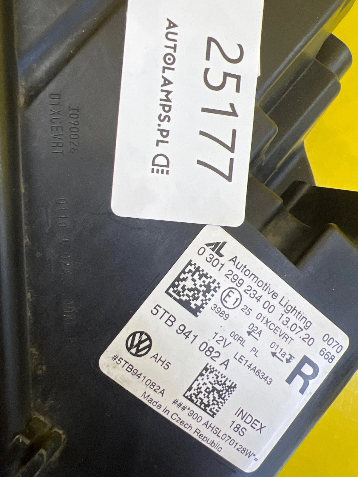 Reflektor Lampa Prawa VW Touran III 5TB Full Led 5TB941082A Autolamps 2 Reflektor Lampa Prawa VW Touran III 5TB Full Led 5TB941082A