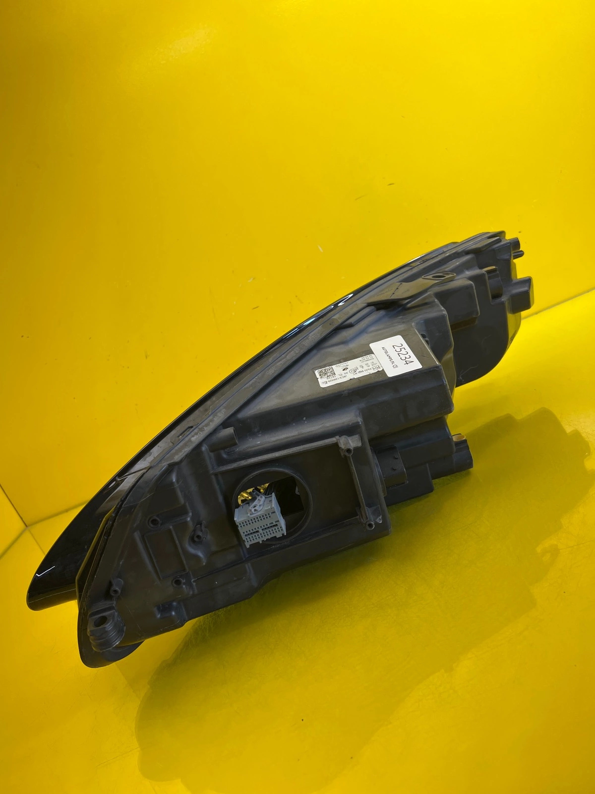 Reflektor Lampa Prawa Jaguar E-Pace Mid Led J9C3-13W029-EC Autolamps 4 Reflektor Lampa Prawa Jaguar E-Pace Mid Led J9C3-13W029-EC