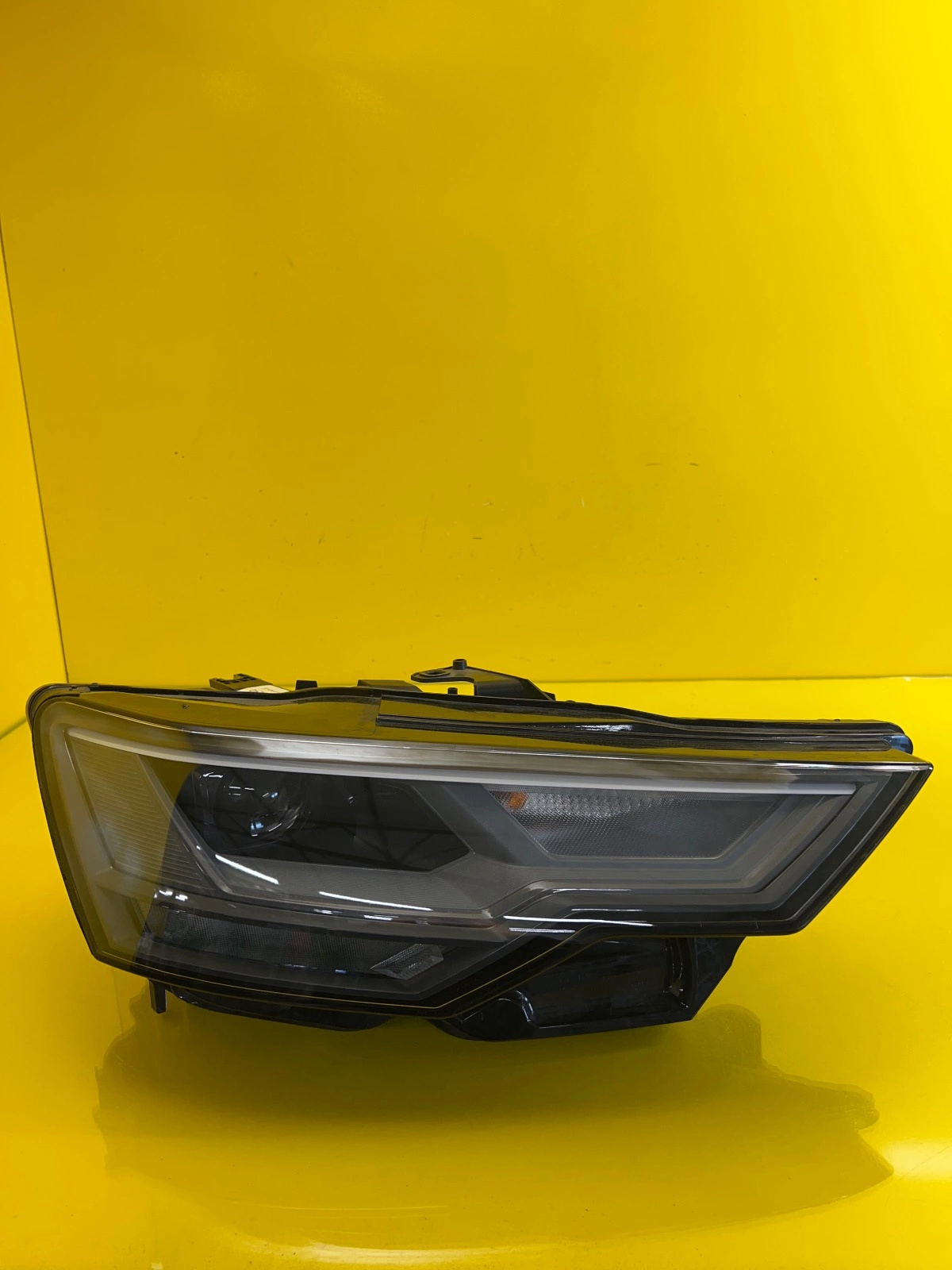 Reflektor Lampa Prawa Audi A6 C8 Full Led 4K0941034 Autolamps Reflektor Lampa Prawa Audi A6 C8 Full Led 4K0941034