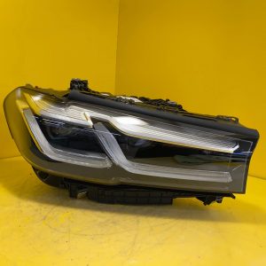 Reflektor Lampa Prawa BMW 5 G30 G31 LED 5A388C8-03 Autolamps Reflektor Lampa Prawa BMW 5 G30 G31 LED 5A388C8-03