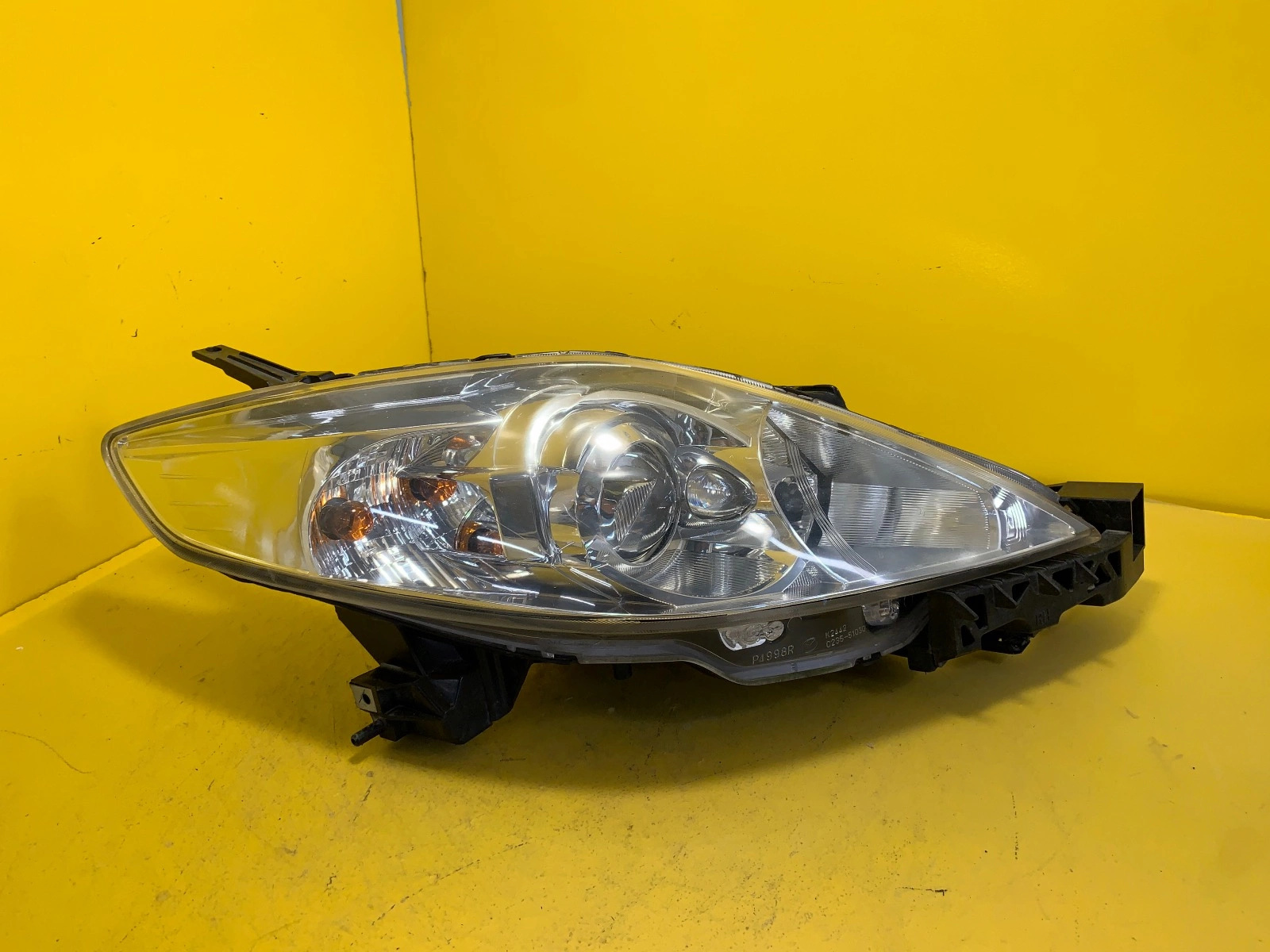 Reflektor Lampa Prawa MAZDA 5 CR19 2005-2008 Autolamps Reflektor Lampa Prawa MAZDA 5 CR19 2005-2008