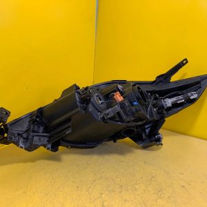 Reflektor Lampa Prawa MAZDA 5 CR19 2005-2008