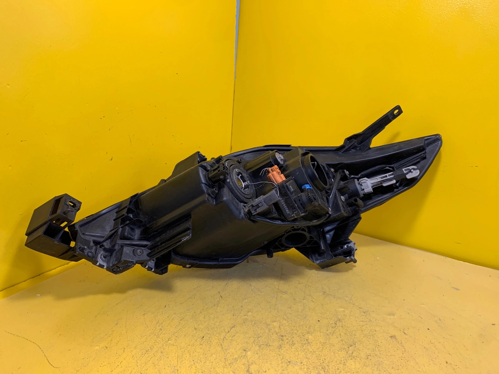 Reflektor Lampa Prawa MAZDA 5 CR19 2005-2008 Autolamps 2 Reflektor Lampa Prawa MAZDA 5 CR19 2005-2008