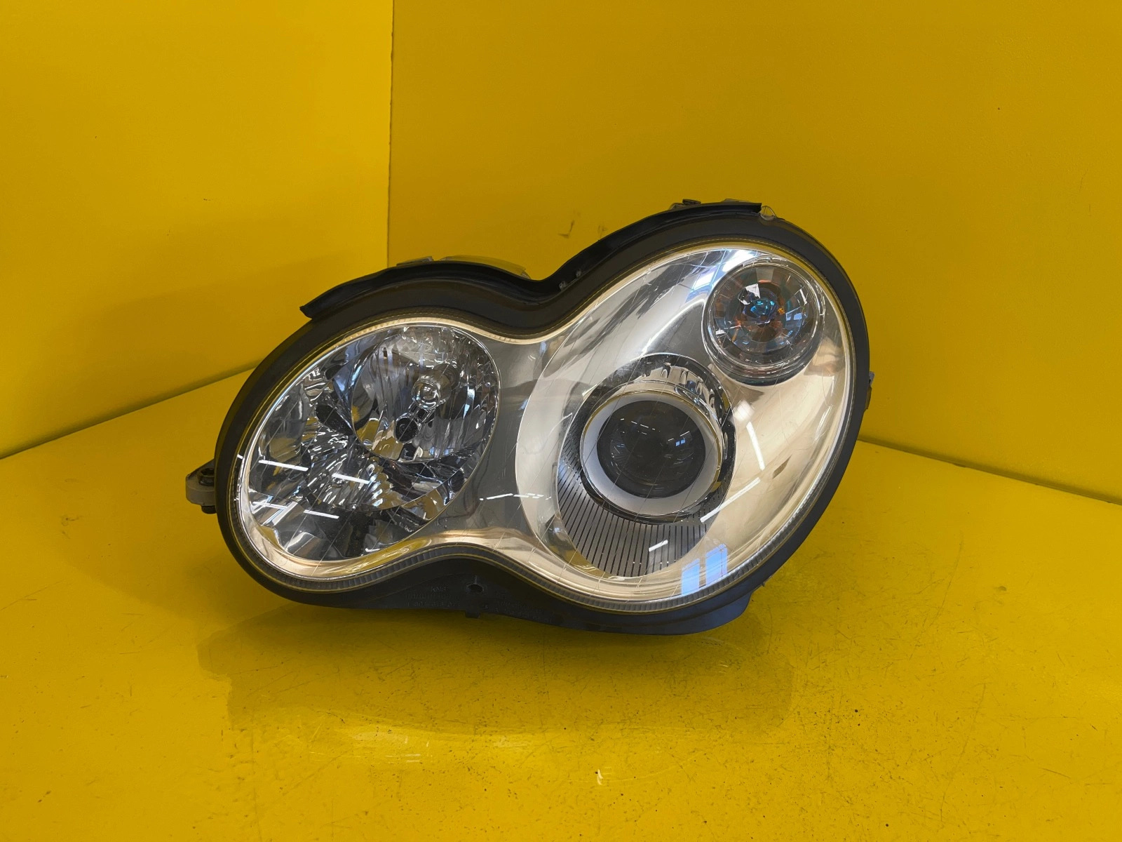 Reflektor Lampa Lewa Mercedes W203 Lift BI XENON A2038203761 Autolamps Reflektor Lampa Lewa Mercedes W203 Lift BI XENON A2038203761