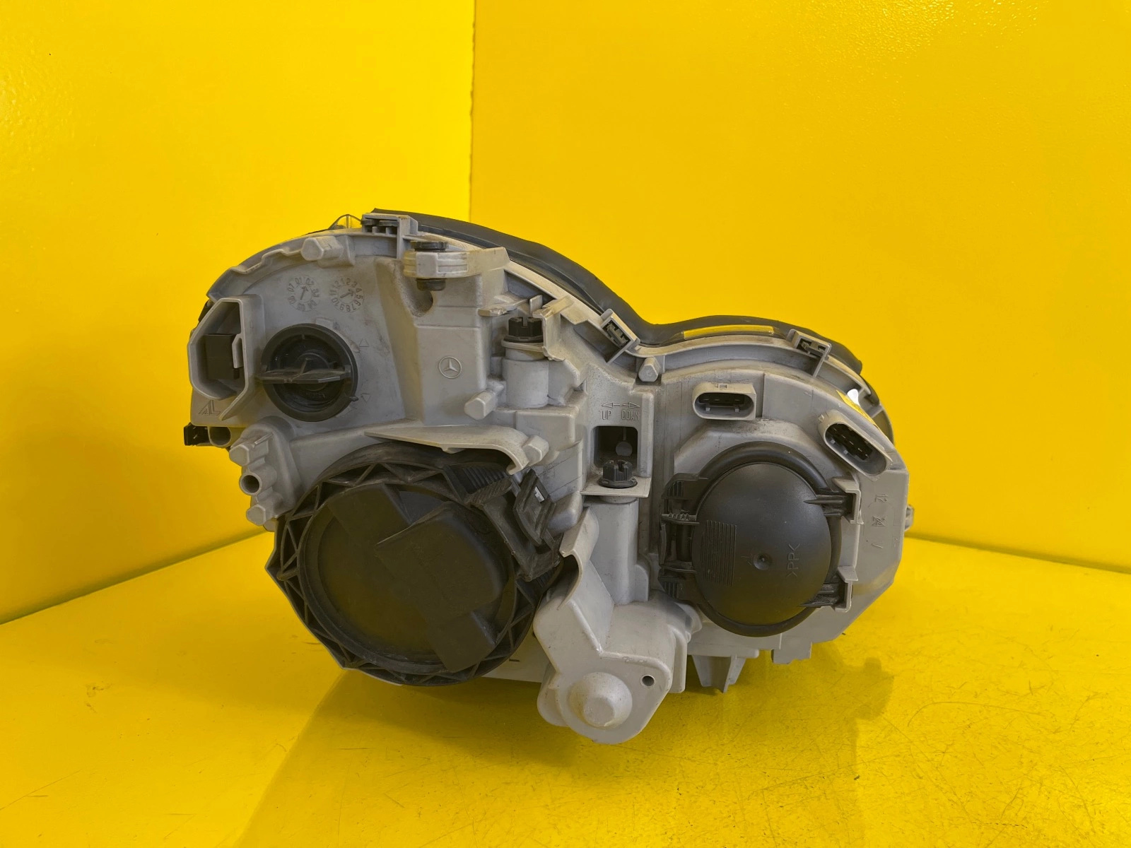 Reflektor Lampa Lewa Mercedes W203 Lift BI XENON A2038203761 Autolamps 3 Reflektor Lampa Lewa Mercedes W203 Lift BI XENON A2038203761