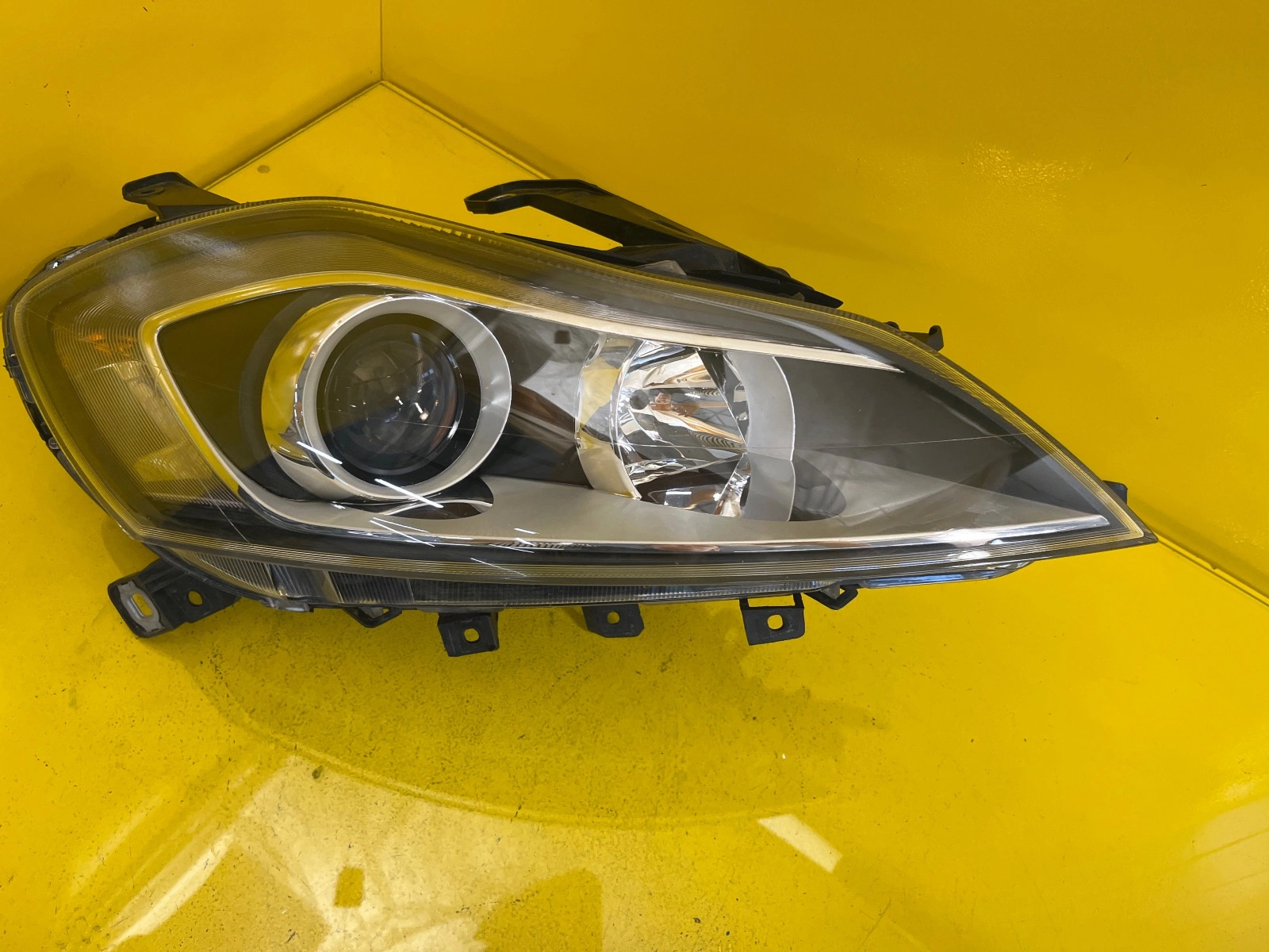 Reflektor Lampa Prawa LANCIA DELTA 3 08-14 Autolamps Reflektor Lampa Prawa LANCIA DELTA 3 08-14