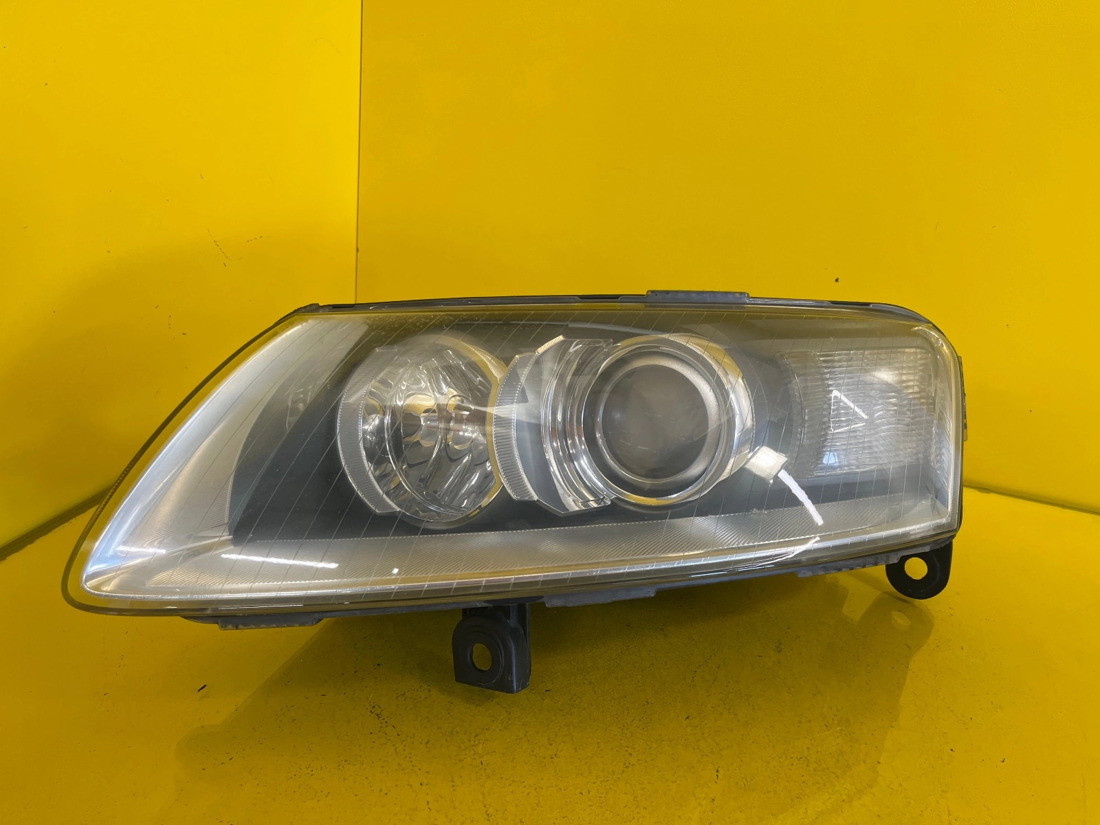 Reflektor Lampa Lewa Audi A6 C6 4F0 BI-XENON Nieskrętna Autolamps Reflektor Lampa Lewa Audi A6 C6 4F0 BI-XENON Nieskrętna
