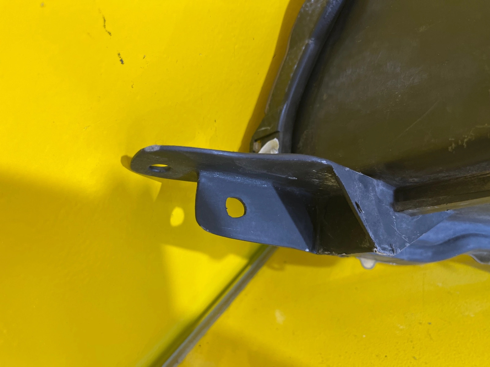 Reflektor Lampa Prawa Mitsubishi Pajero 4 IV XENON Autolamps 4 Reflektor Lampa Prawa Mitsubishi Pajero 4 IV XENON