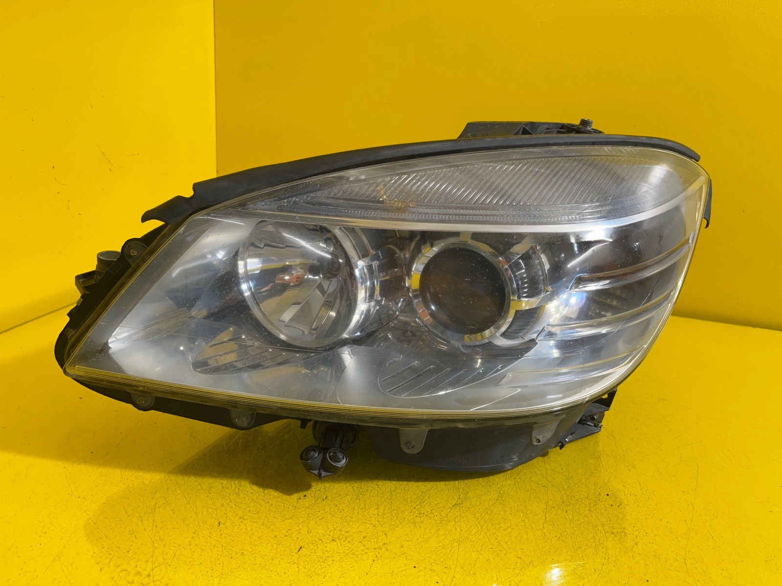 Reflektor Lampa Lewa Mercedes C-KLASA W204 A2048208361 Autolamps Reflektor Lampa Lewa Mercedes C-KLASA W204 A2048208361