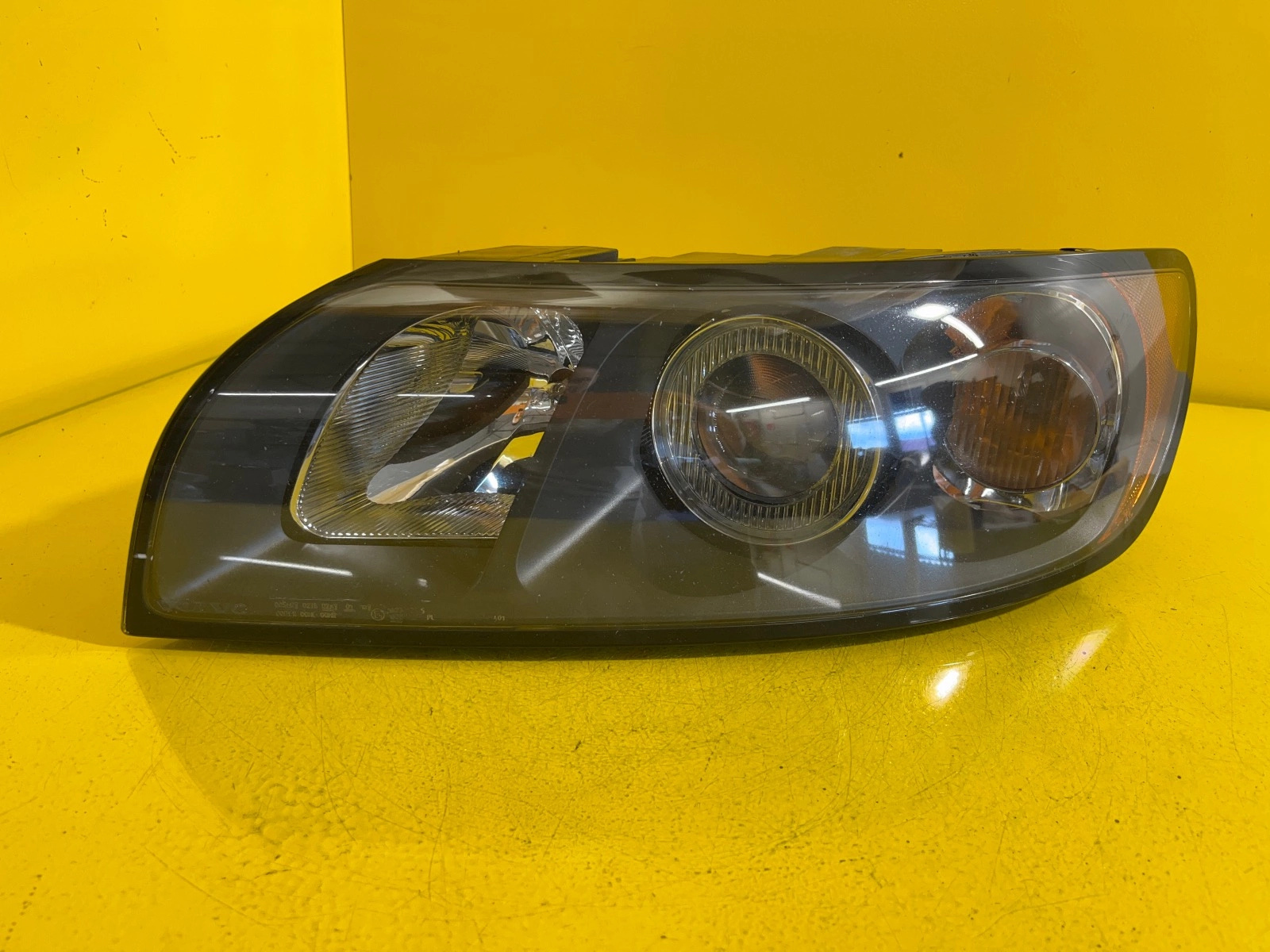 Reflektor Lampa Lewa VOLVO V50 S40 30698873 EU Autolamps Reflektor Lampa Lewa VOLVO V50 S40 30698873 EU