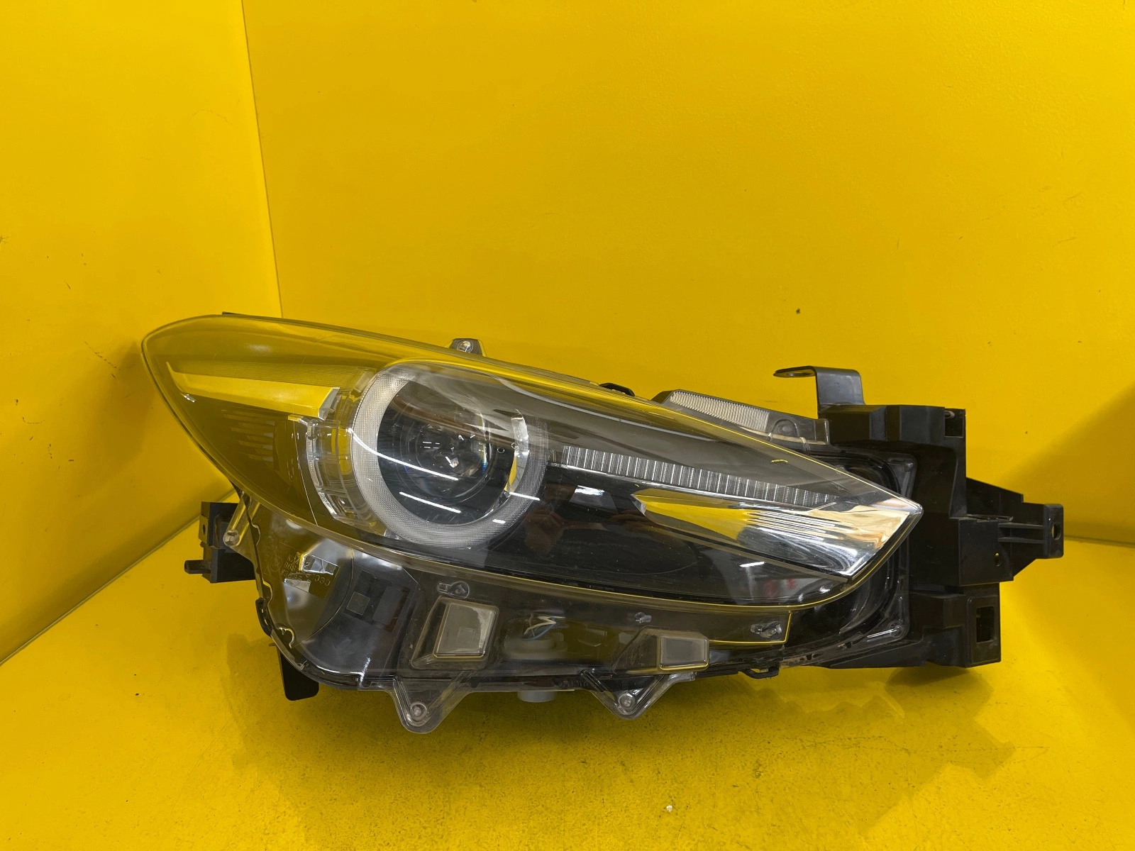 Reflektor Lampa Prawa MAZDA 3 III FL LIFT 17-19 FULL LED BSP551030 Autolamps Reflektor Lampa Prawa MAZDA 3 III FL LIFT 17-19 FULL LED BSP551030