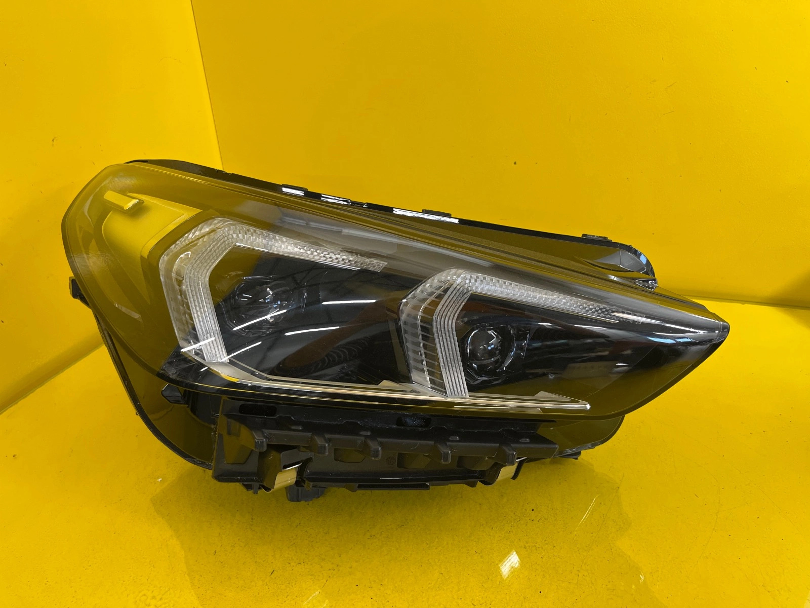 Reflektor Lampa Prawa BMW X1 U11 2022- FULL LED 5A5BD52-02 Autolamps Reflektor Lampa Prawa BMW X1 U11 2022- FULL LED 5A5BD52-02