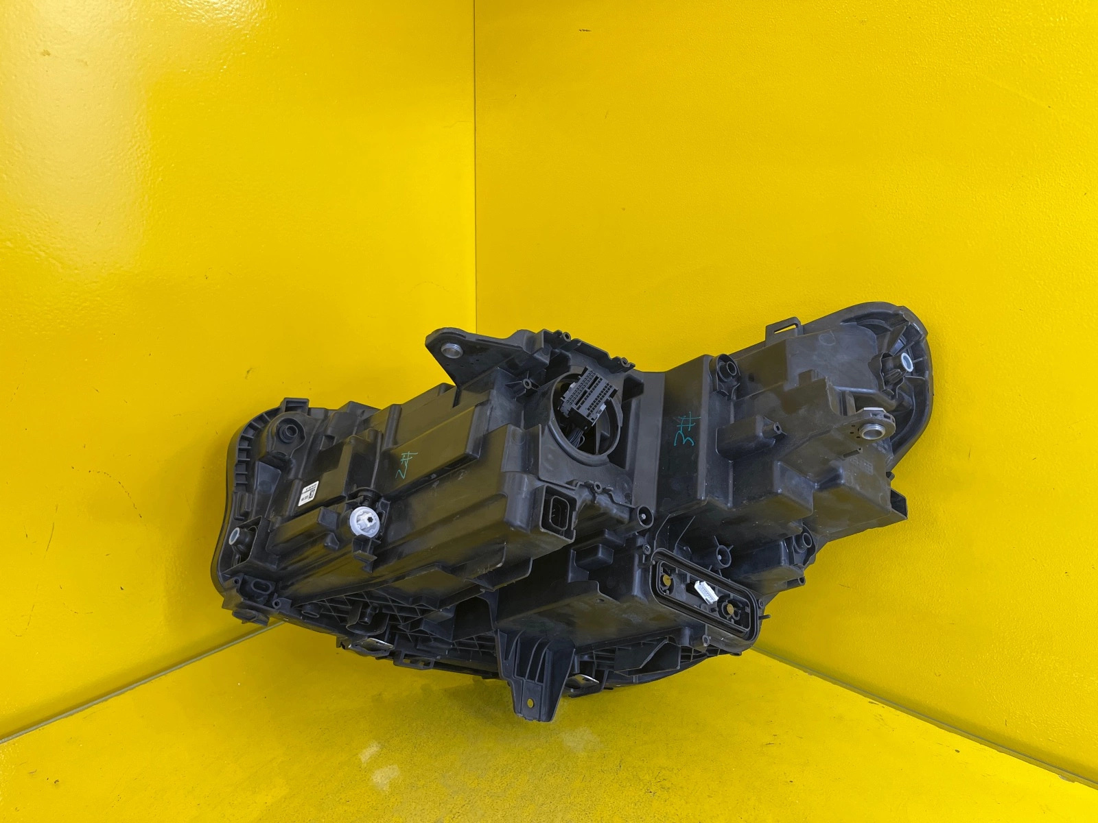 Reflektor Lampa Prawa BMW X1 U11 2022- FULL LED 5A5BD52-02 Autolamps 3 Reflektor Lampa Prawa BMW X1 U11 2022- FULL LED 5A5BD52-02