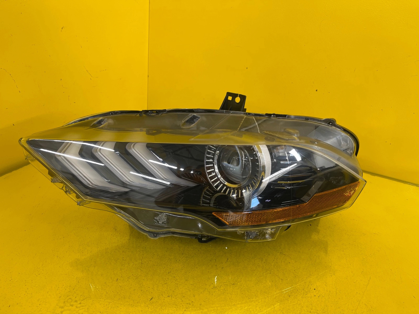 Reflektor Lampa Lewa PRZEDNIA FORD MUSTANG 18-21 FULL LED USA J13006AH Autolamps Reflektor Lampa Lewa PRZEDNIA FORD MUSTANG 18-21 FULL LED USA J13006AH